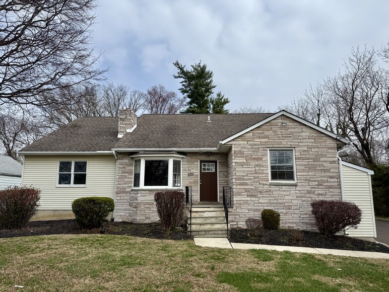 1650 Highway 33, Hamilton Square, NJ à louer - Photo de l’immeuble – Image 1 sur 13