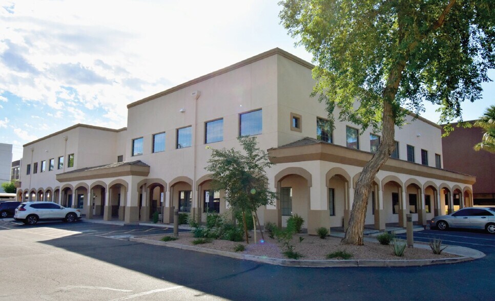 4425 N 24th St, Phoenix, AZ à louer - Photo de l’immeuble – Image 1 sur 6