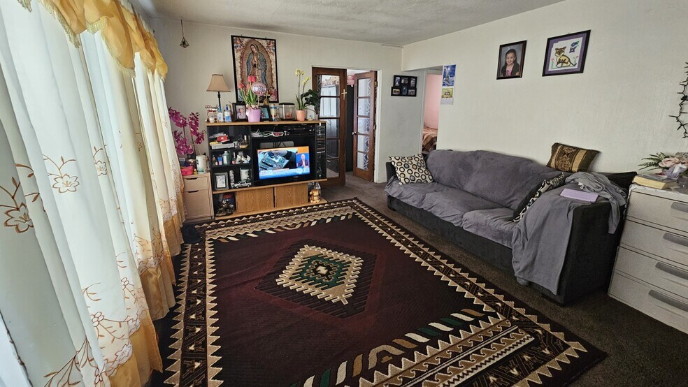 706 Laurel St, Kelso, WA à vendre - Photo intérieure – Image 3 sur 12