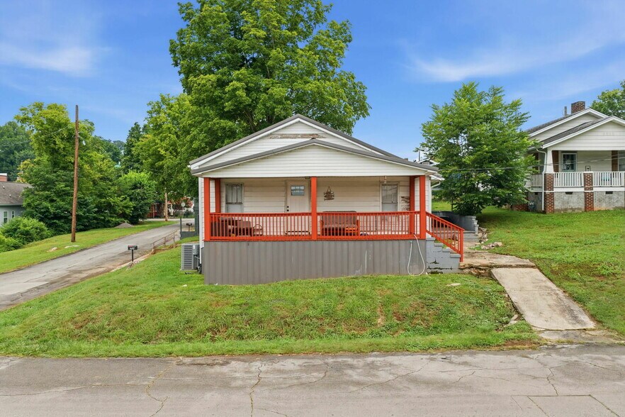 206 Ferry St, Loudon, TN à vendre - Photo de l’immeuble – Image 3 sur 23