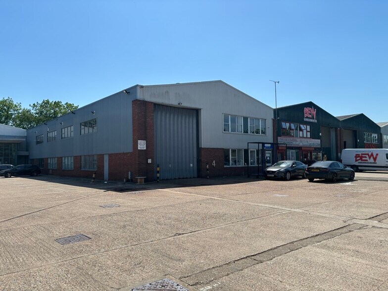 Priors Way, Maidenhead à louer - Photo de l’immeuble – Image 1 sur 1