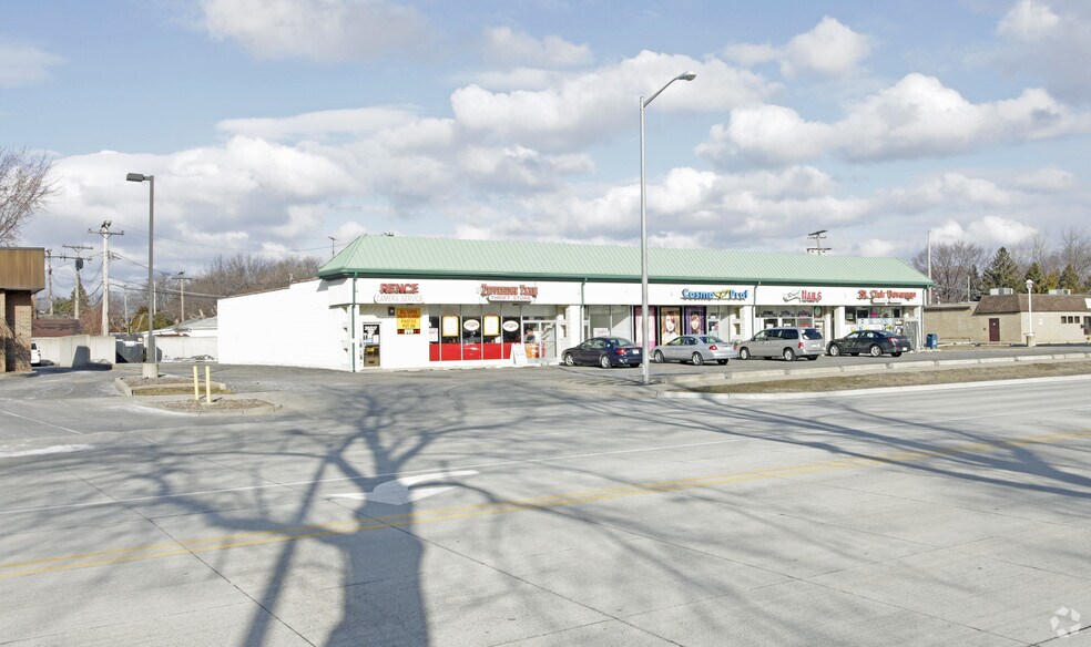 26517-26529 Little Mack Ave, Saint Clair Shores, MI à louer - Photo de l’immeuble – Image 1 sur 2
