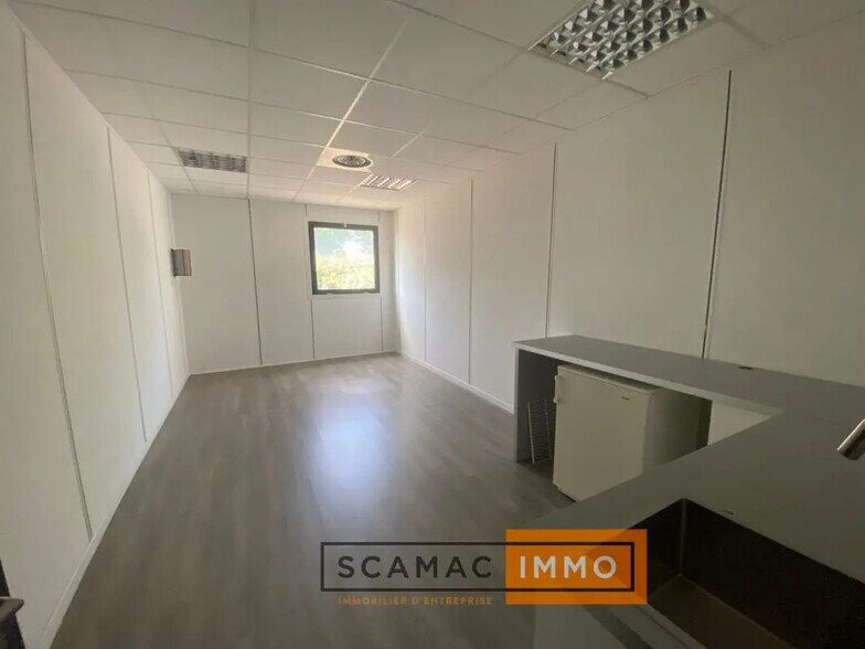 Bureau dans LES MILLES à louer - Photo de l’immeuble – Image 2 sur 9