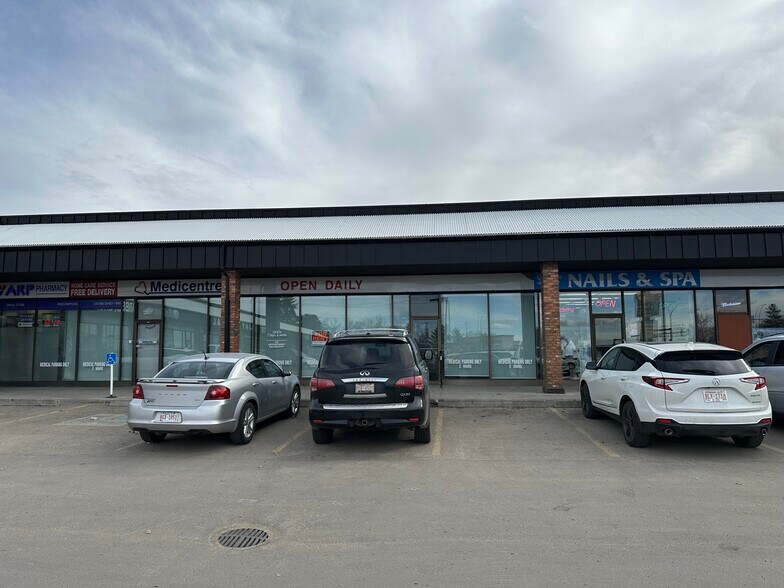 15277 Castle Downs Rd NW, Edmonton, AB à louer - Photo de l’immeuble – Image 1 sur 7