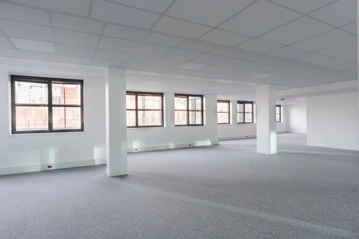 Bureau dans Levallois-Perret à louer Photo de l’immeuble– Image 1 sur 8