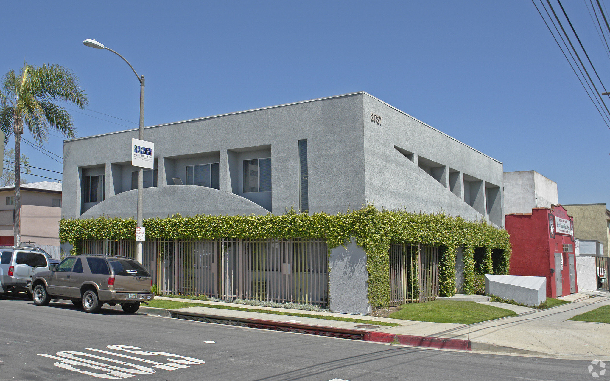 8737 Venice Blvd, Los Angeles, CA à louer Photo de l’immeuble– Image 1 sur 9