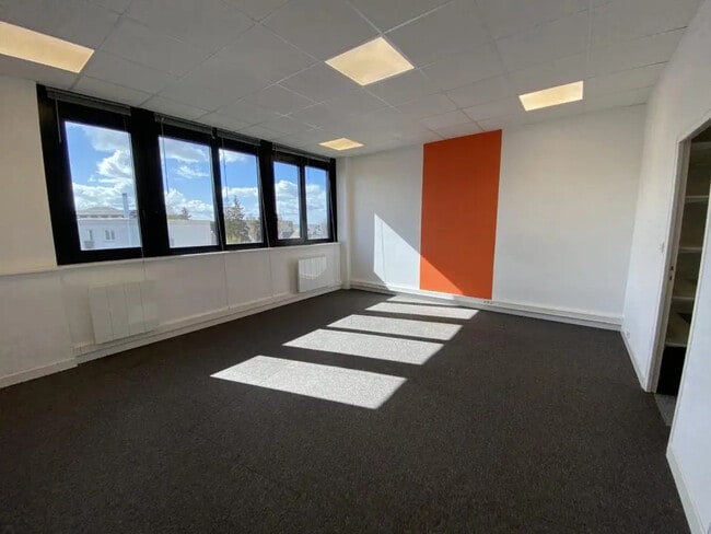 Plus de détails pour Bureau à vendre