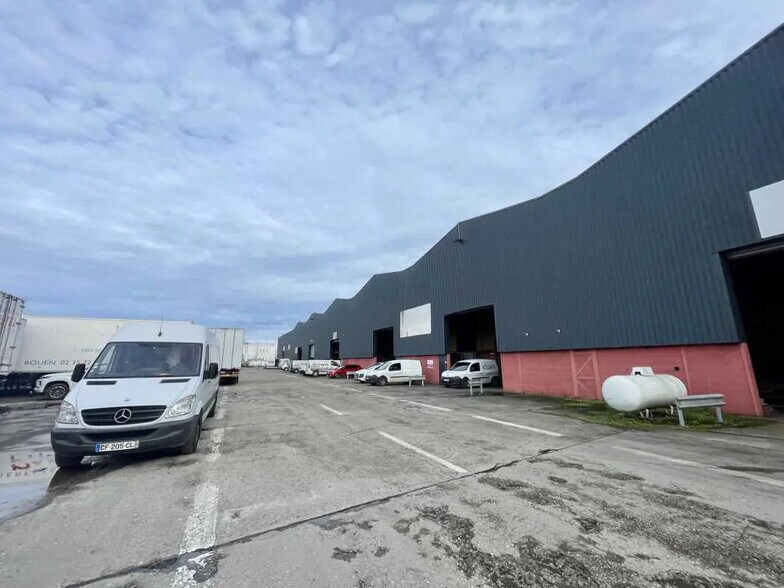 Industriel/Logistique dans Le Grand-Quevilly à louer - Photo de l’immeuble – Image 2 sur 27