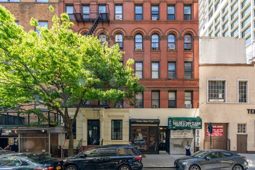 310 E 94th St, New York, NY à louer - Photo de l’immeuble – Image 3 sur 5
