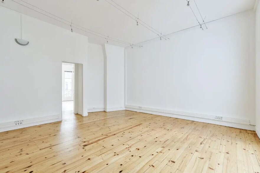 Bureau dans Paris à louer - Photo de l’immeuble – Image 3 sur 9