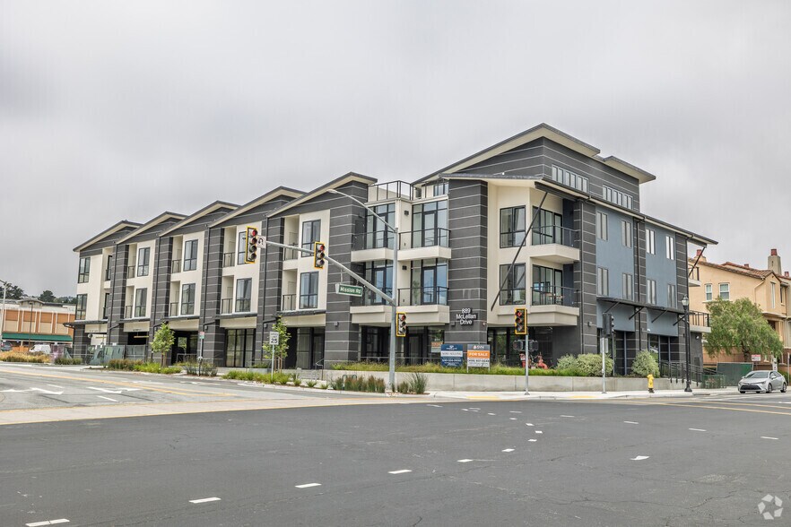 889 Mc Lellan Dr S, South San Francisco, CA à vendre - Photo principale – Image 1 sur 4