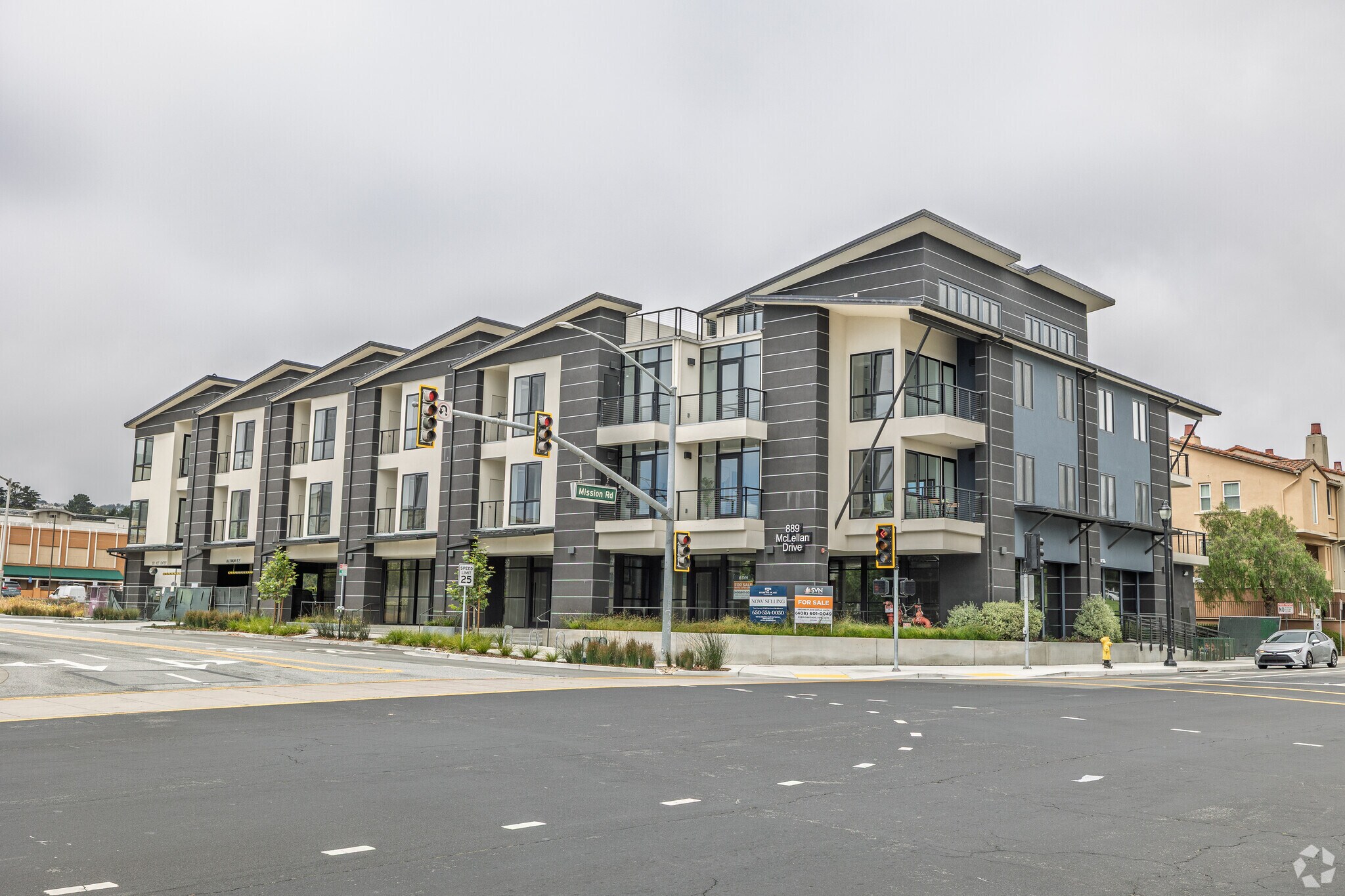 889 Mc Lellan Dr S, South San Francisco, CA à vendre Photo principale– Image 1 sur 5