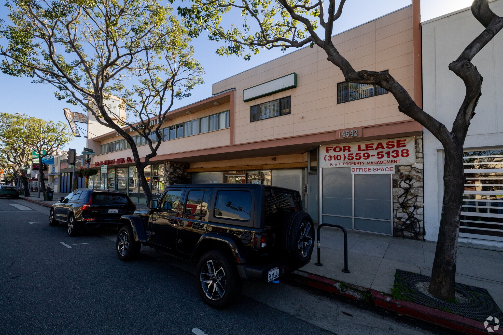 14534-14542 Ventura Blvd, Sherman Oaks, CA à louer Photo principale– Image 1 sur 7