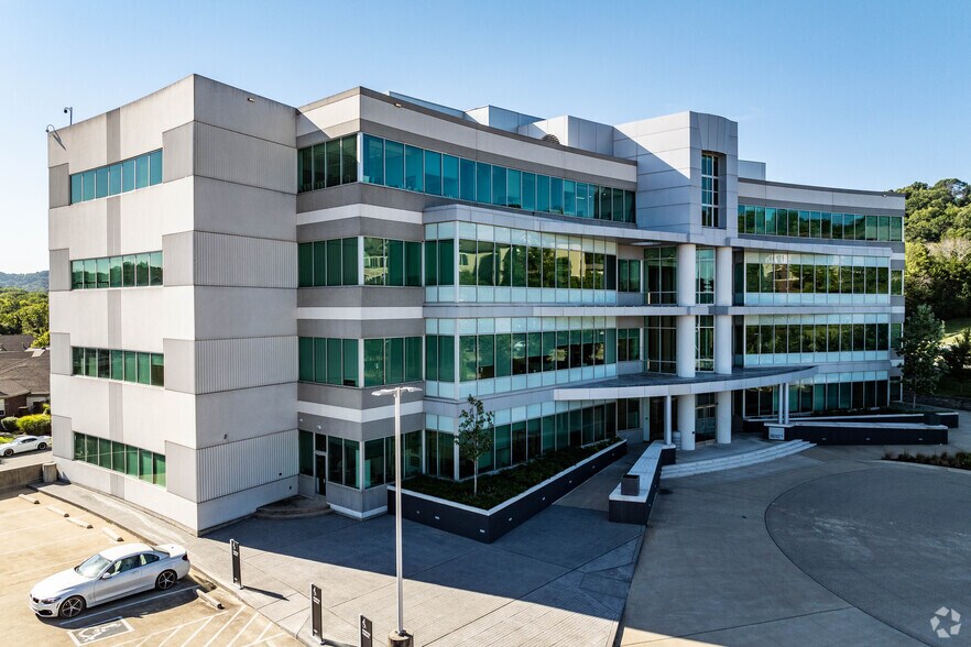 10 Burton Hills Blvd, Nashville, TN à louer - Photo principale – Image 1 sur 11