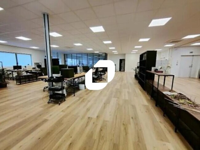Plus de détails pour Bureau à vendre