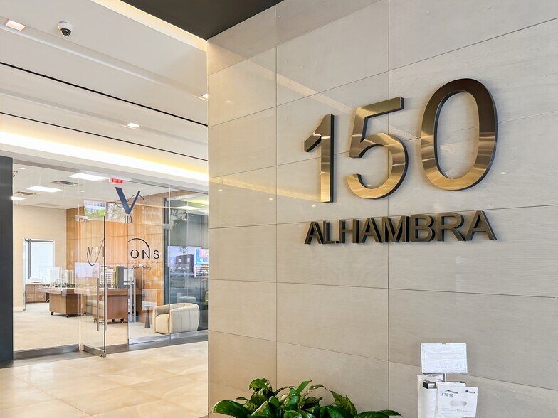 150 Alhambra Cir, Coral Gables, FL à louer - Photo intérieure – Image 3 sur 18