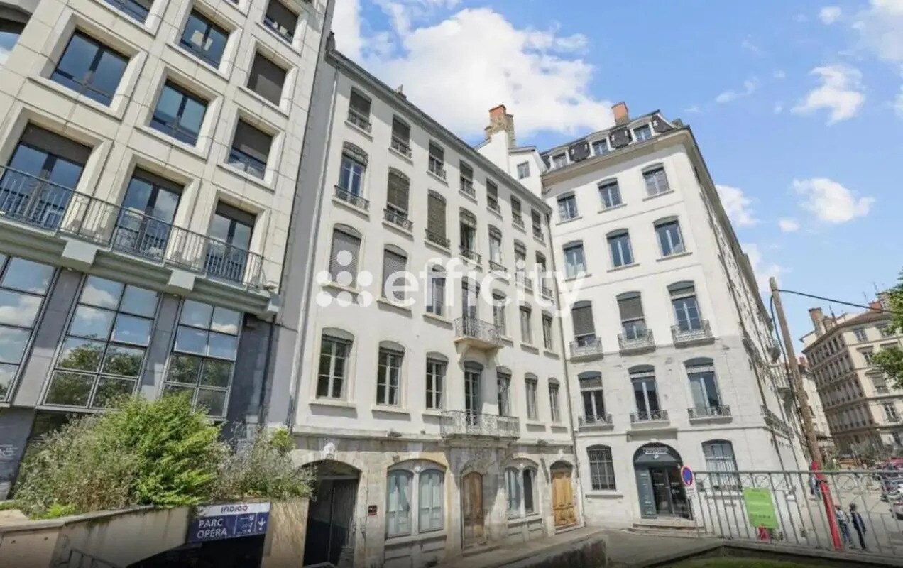 Local d'activités dans Lyon à vendre Photo de l’immeuble– Image 1 sur 5