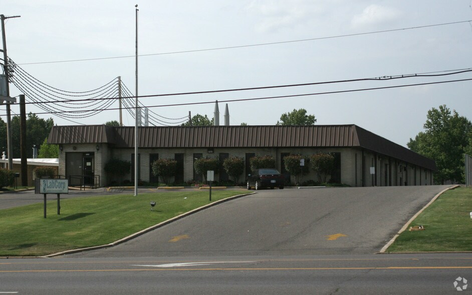 1120 Stateline Rd W, Southaven, MS à vendre - Photo principale – Image 1 sur 2