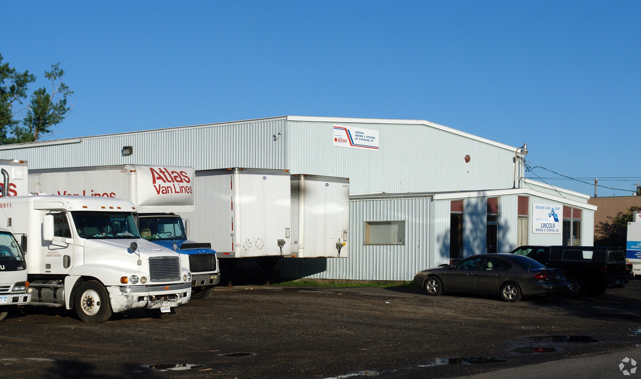 3955 Eastbourne Dr, Syracuse, NY à louer Photo principale– Image 1 sur 3