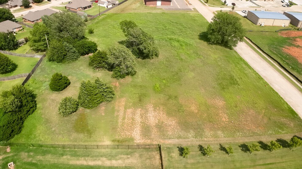 1519 Commerce Street, Yukon, OK à vendre - Aérien – Image 2 sur 3