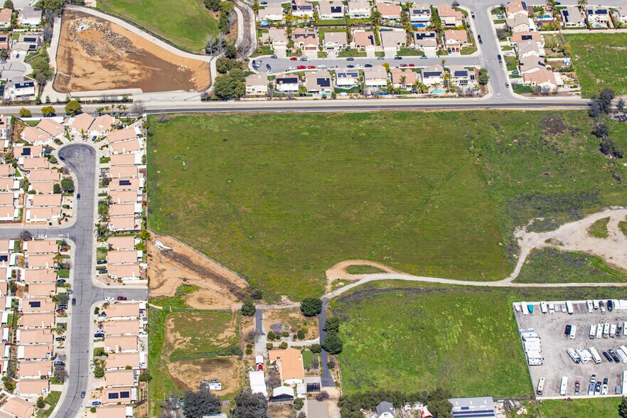 Esther Ln, Menifee, CA à vendre - Aérien – Image 2 sur 6