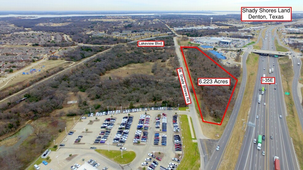2238 Shady Shores Road, Denton, TX à vendre - Photo principale – Image 1 sur 3