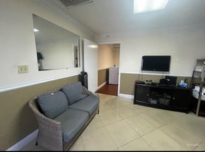 4990 SW 52nd St, Fort Lauderdale, FL à louer Photo intérieure– Image 2 sur 9