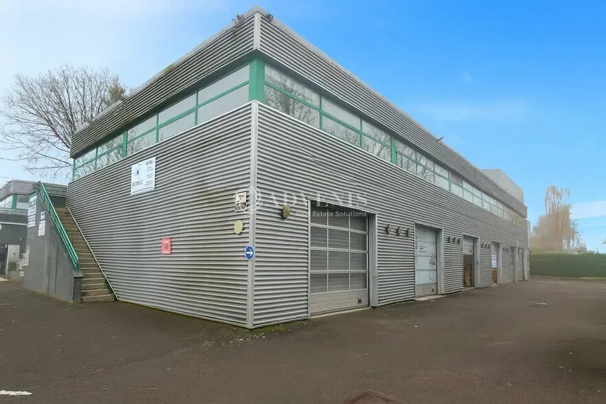 Local d’activités dans Taverny à louer - Photo de l’immeuble – Image 1 sur 6