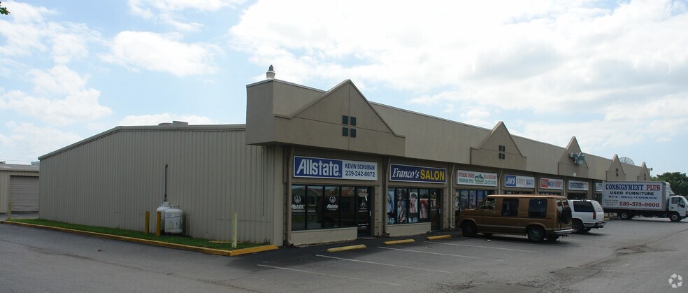 1202-1 NE Pine Island Rd, Cape Coral, FL à vendre - Photo de l’immeuble – Image 3 sur 9