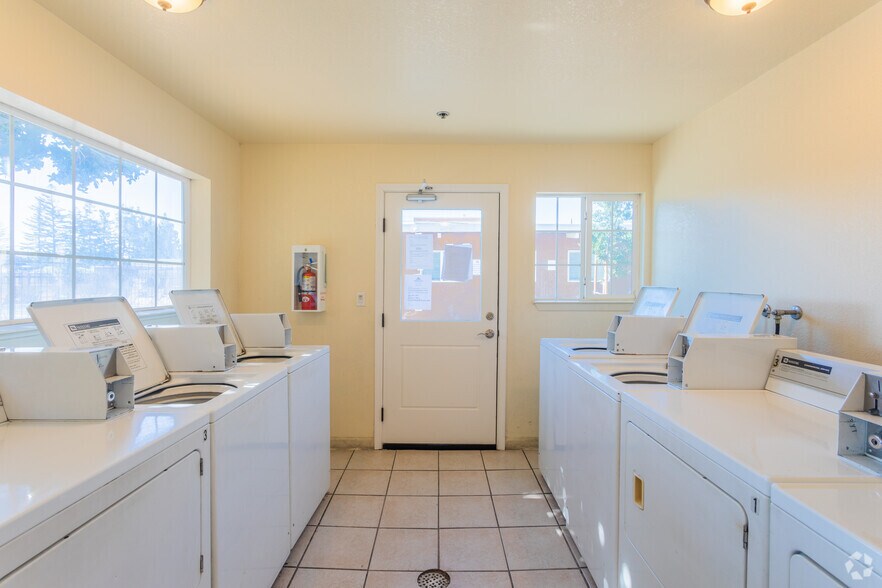 3819 East Ave, Livermore, CA à vendre - Photo intérieure – Image 2 sur 41