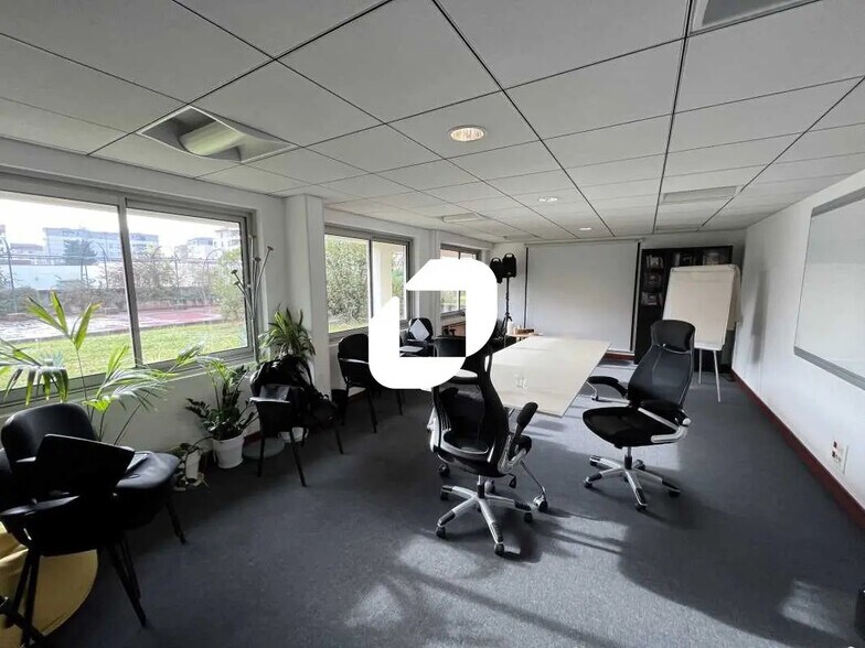 Bureau dans Lyon à vendre - Photo de l’immeuble – Image 1 sur 12