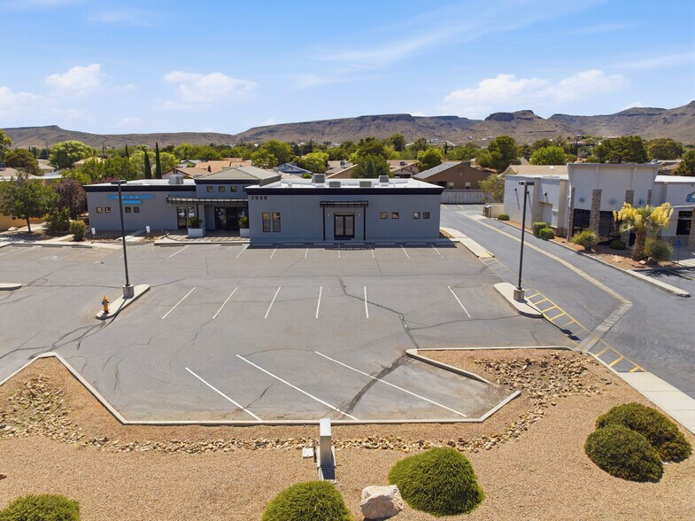 3939 N Stockton Hill Rd, Kingman, AZ à louer - Photo de l’immeuble – Image 2 sur 32