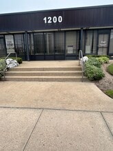 1200 W Broadway, Hewlett, NY à louer Photo intérieure– Image 2 sur 3
