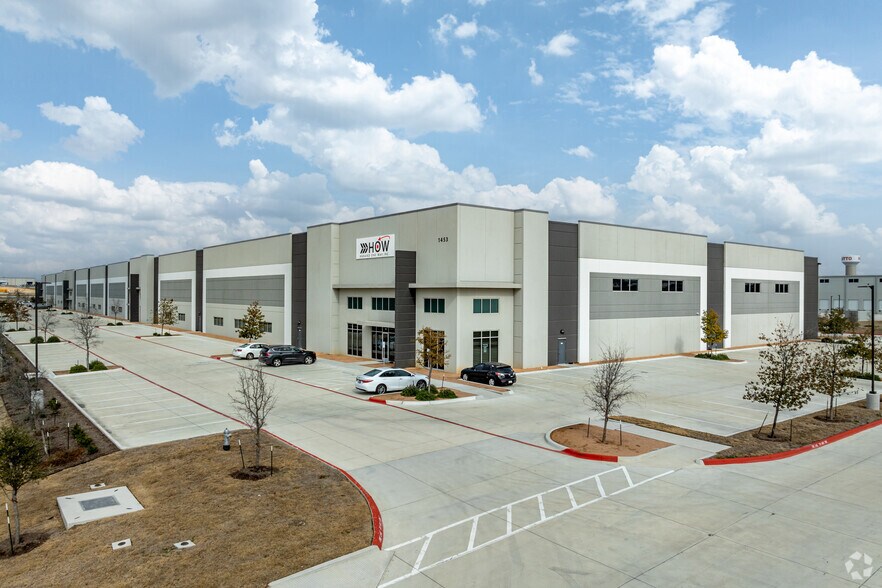 600 Schneider Blvd, Hutto, TX à louer - Photo principale – Image 3 sur 5