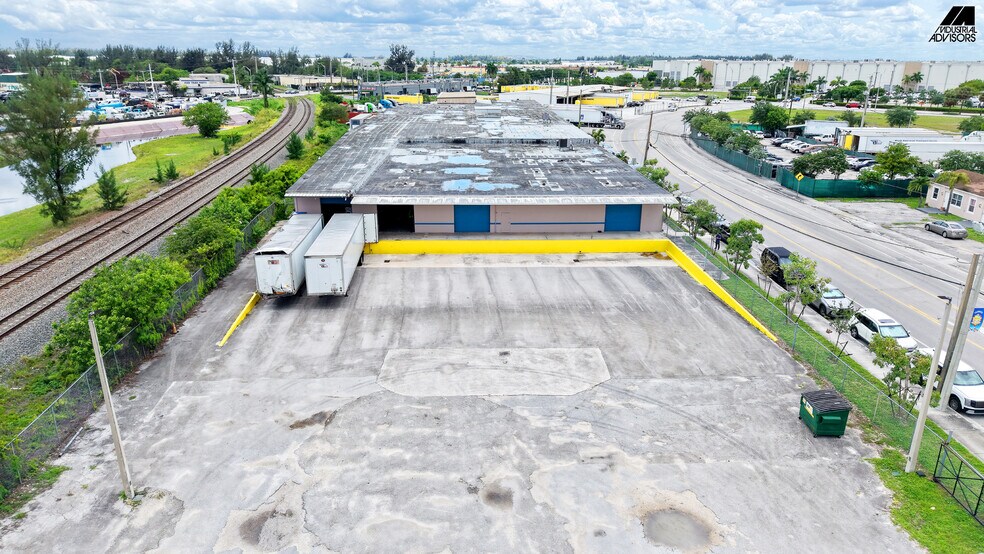 160 Ali Baba Ave, Opa-locka, FL à louer - Photo de l’immeuble – Image 2 sur 4