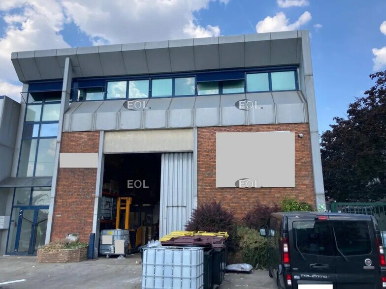 Local d'activités dans Boissy-Saint-Léger à vendre - Photo de l’immeuble – Image 1 sur 14