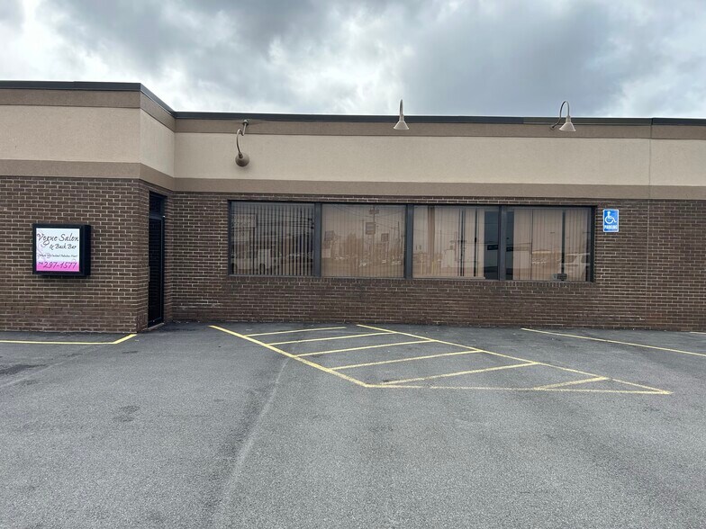10158 Niagara Falls Blvd, Niagara Falls, NY à louer - Photo de l’immeuble – Image 2 sur 24