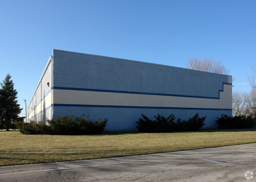 6969 Commodore Dr, Walbridge, OH à vendre - Photo principale – Image 1 sur 6