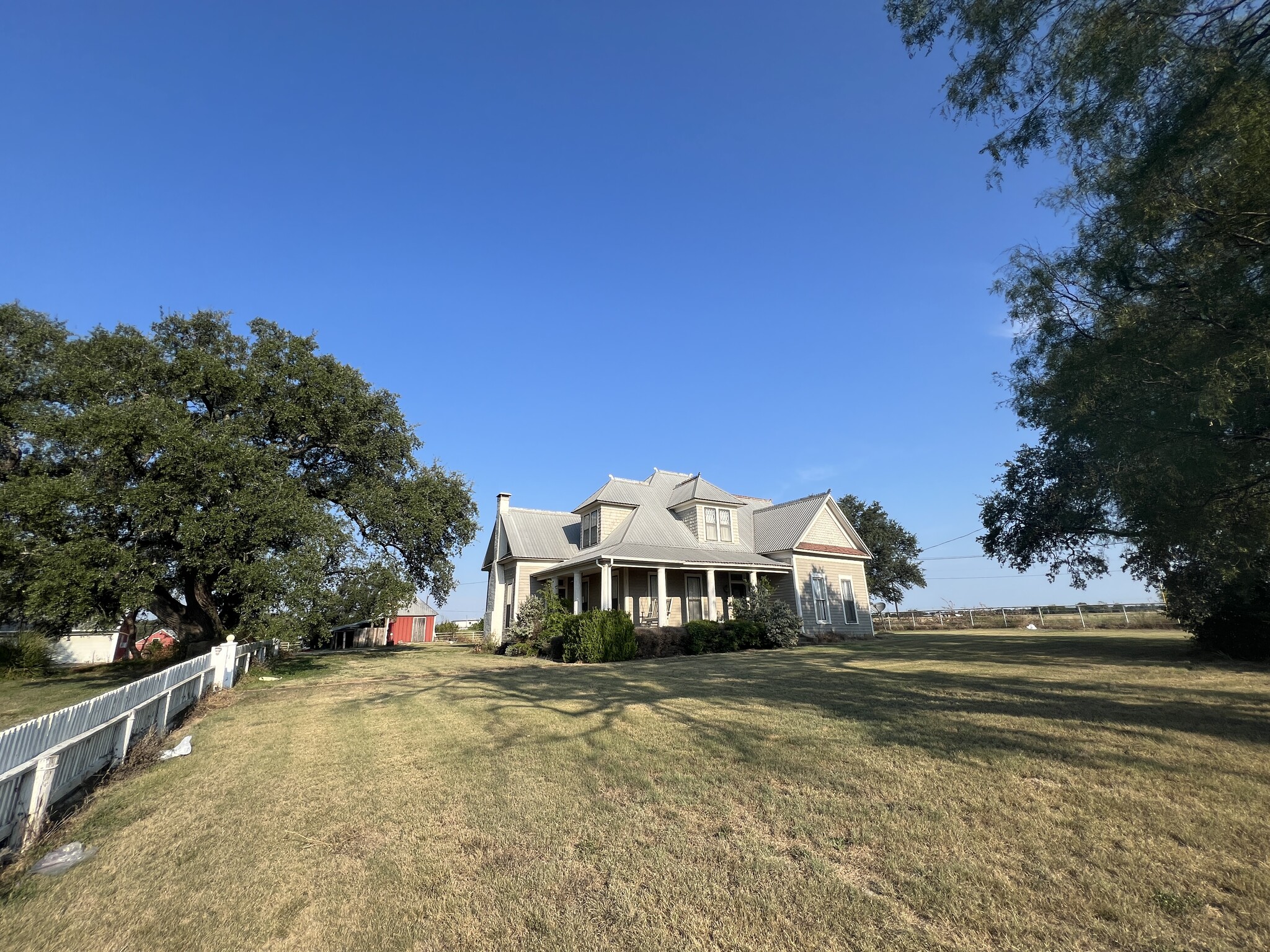 1430 N Robertson Rd, Salado, TX à louer Photo intérieure– Image 1 sur 19