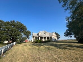 1430 N Robertson Rd, Salado, TX à louer Photo intérieure– Image 1 sur 19