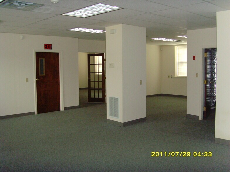 33 Hull St, Shelton, CT à louer - Photo de l’immeuble – Image 2 sur 3