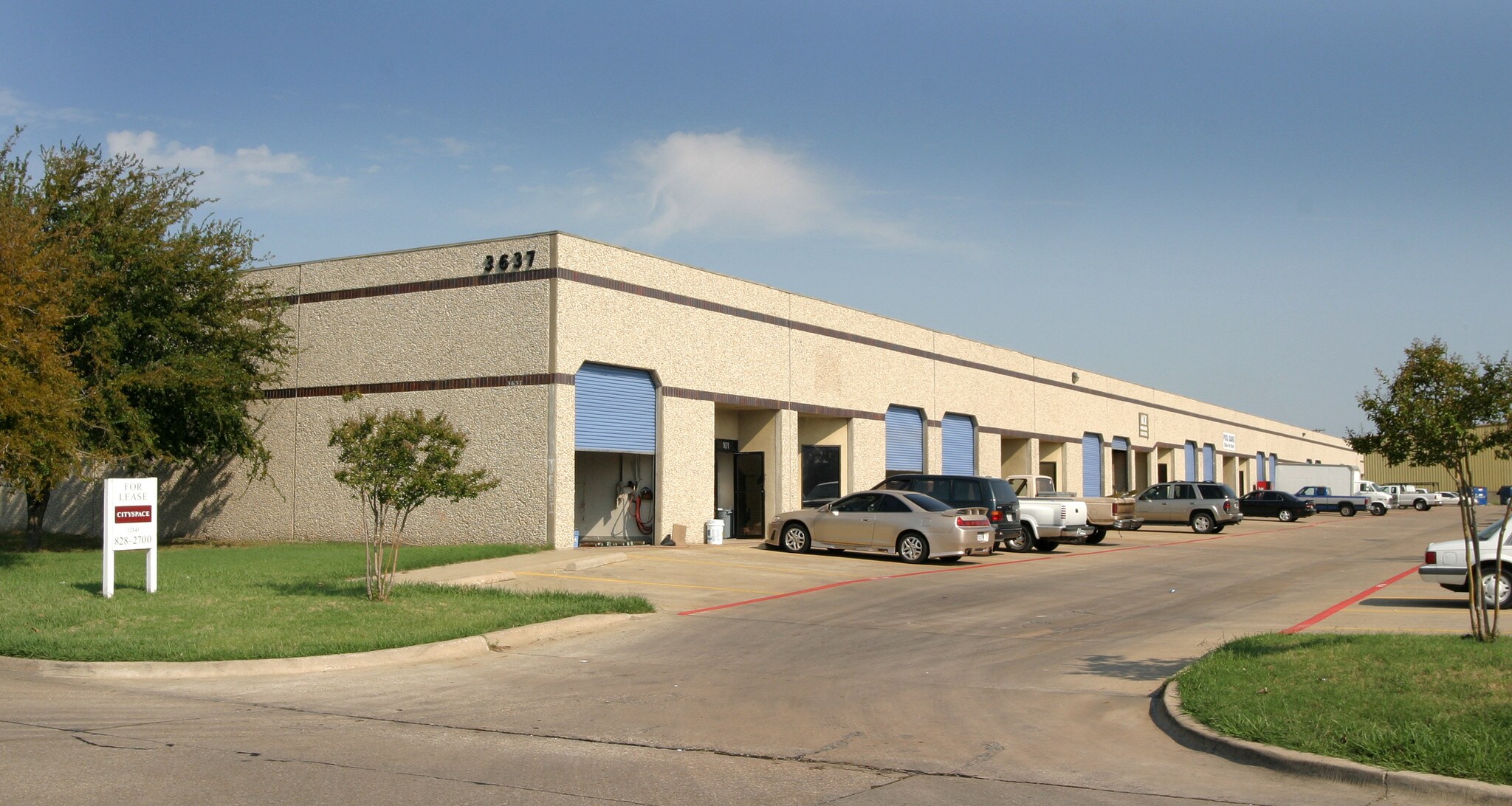 3637 Marquis Dr, Garland, TX à louer Photo de l’immeuble– Image 1 sur 3