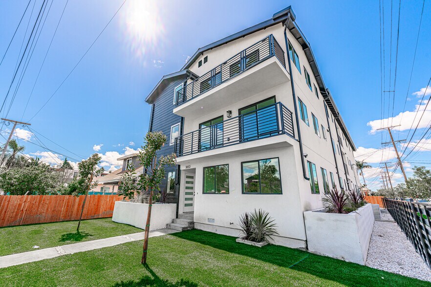 3653 Halldale Ave, Los Angeles, CA à vendre - Photo de l’immeuble – Image 2 sur 47