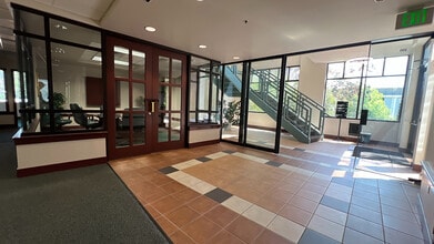 507 Canyon Blvd, Boulder, CO à louer Hall d’entrée– Image 2 sur 4