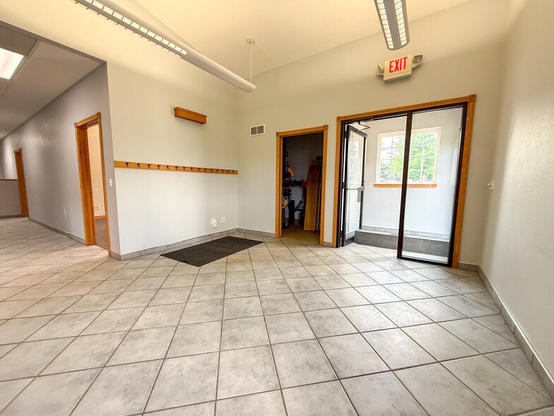 118 S Main St, Medford, MN à louer - Photo intérieure – Image 2 sur 14