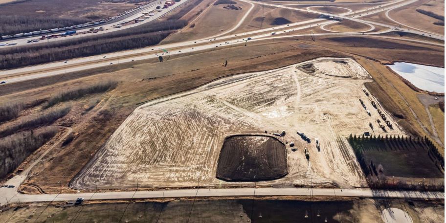 18819 137 Av NW, Edmonton, AB à vendre - Photo de l’immeuble – Image 1 sur 2