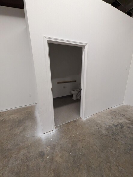 4646 Parkmore Plaza Dr, Milton, FL à louer - Photo intérieure – Image 3 sur 10