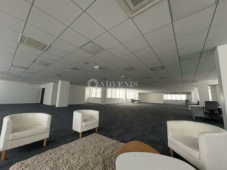 3236 Avenue De L'Europe, Vélizy-Villacoublay à louer - Photo intérieure – Image 2 sur 6