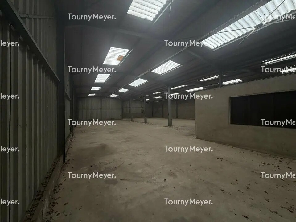 Local d'activités dans Saint-Jacques-de-la-Lande à vendre Photo intérieure– Image 1 sur 4