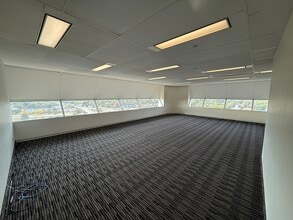 18000 W 9 Mile Rd, Southfield, MI à louer Photo intérieure– Image 2 sur 2